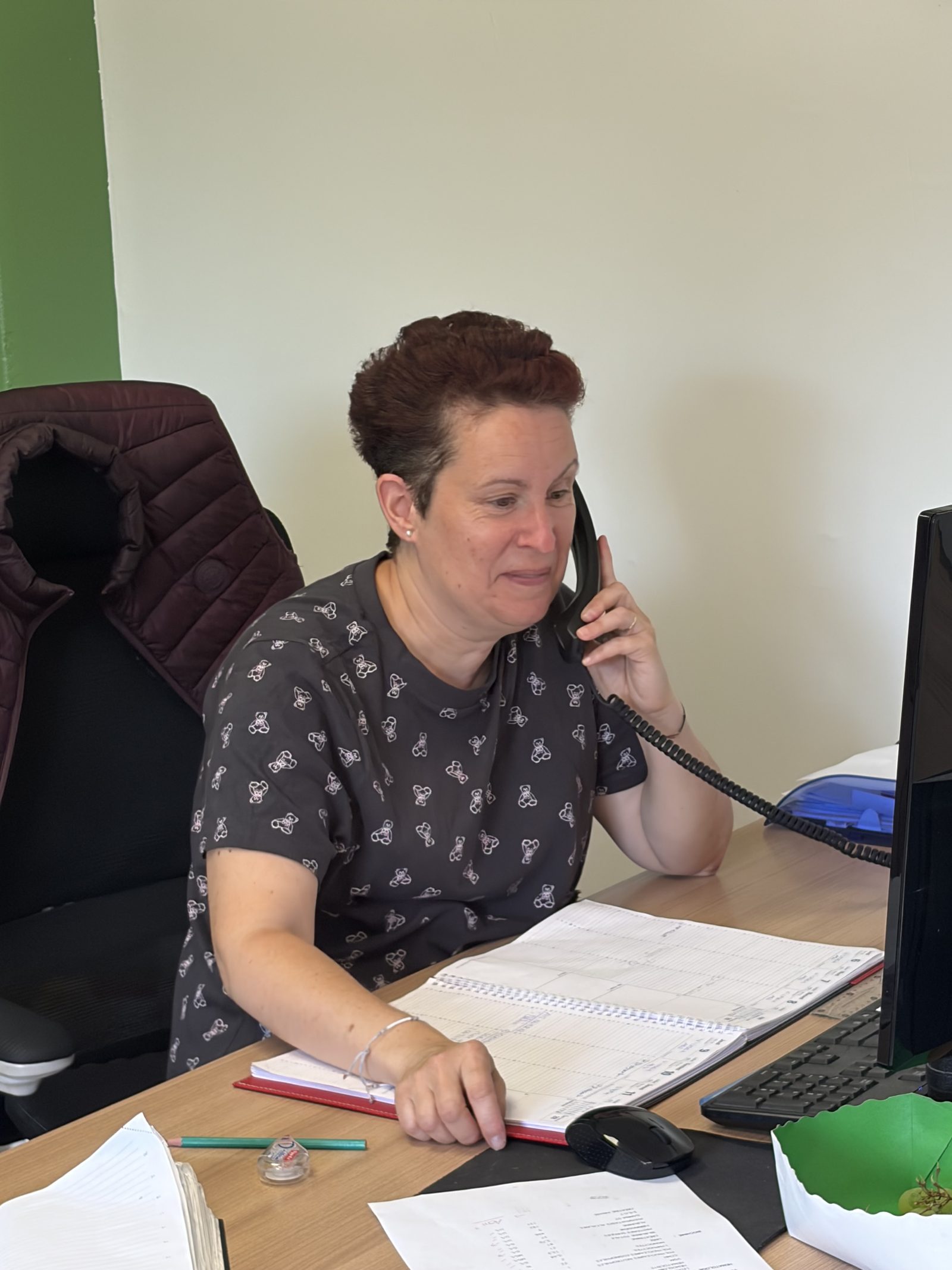 Stephanie, fidele collaboratrice du Dr Vila depuis plus de 28 ans